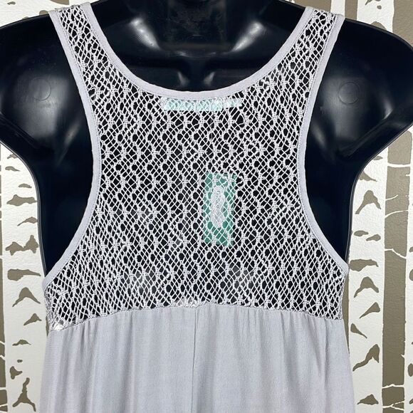 NEW $29 Boho Grey Embroidered Trim Shark Bite Long Line Tank Top sz S - Picture 7 of 10